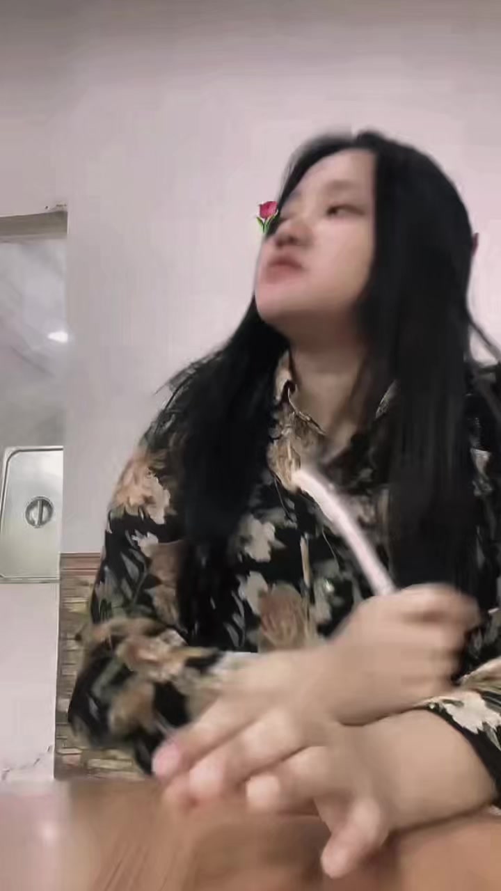 @KhoirunNisa💜