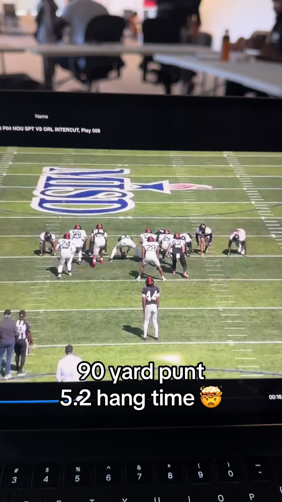 @4thDownHero - Mike Rivers