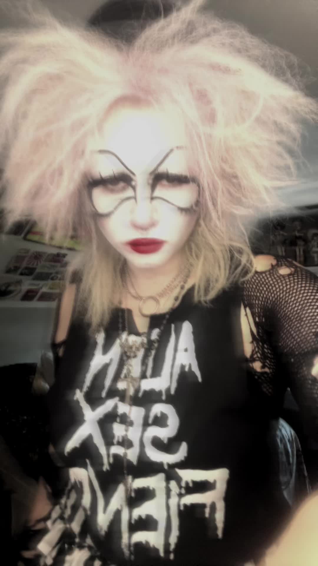 @dollygoth666