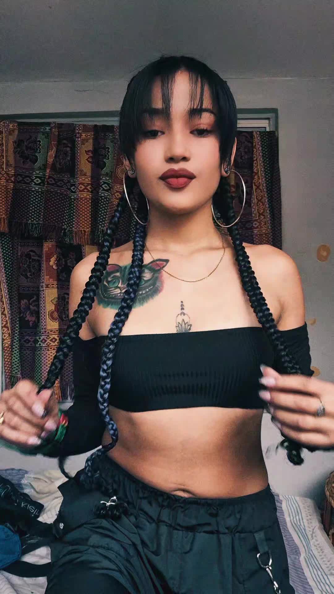 @Niyired V'r🥀