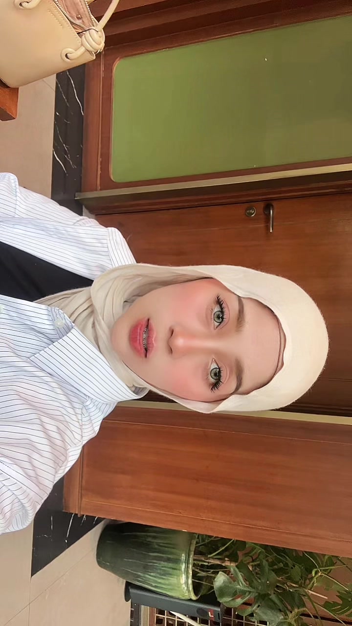 @Silvia Andrianiii