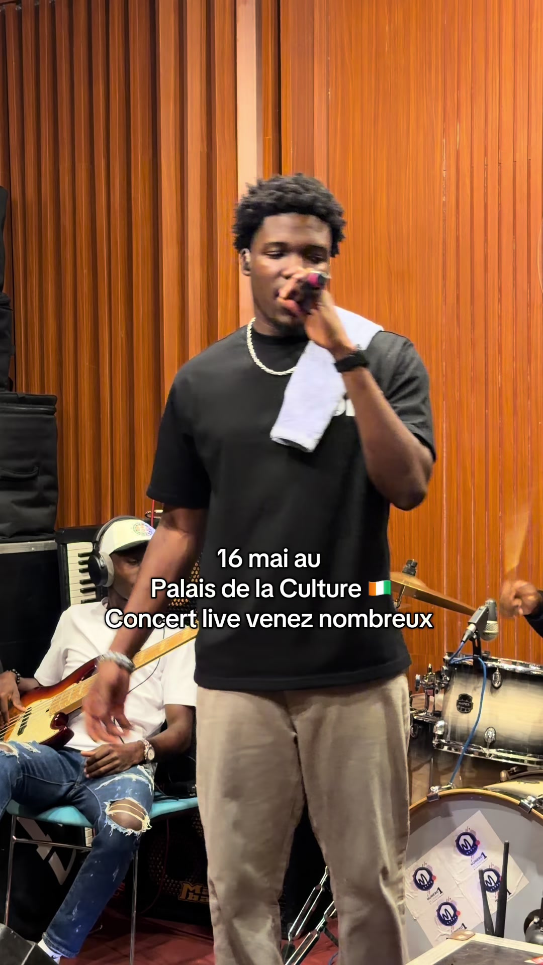 @Axel Merryl