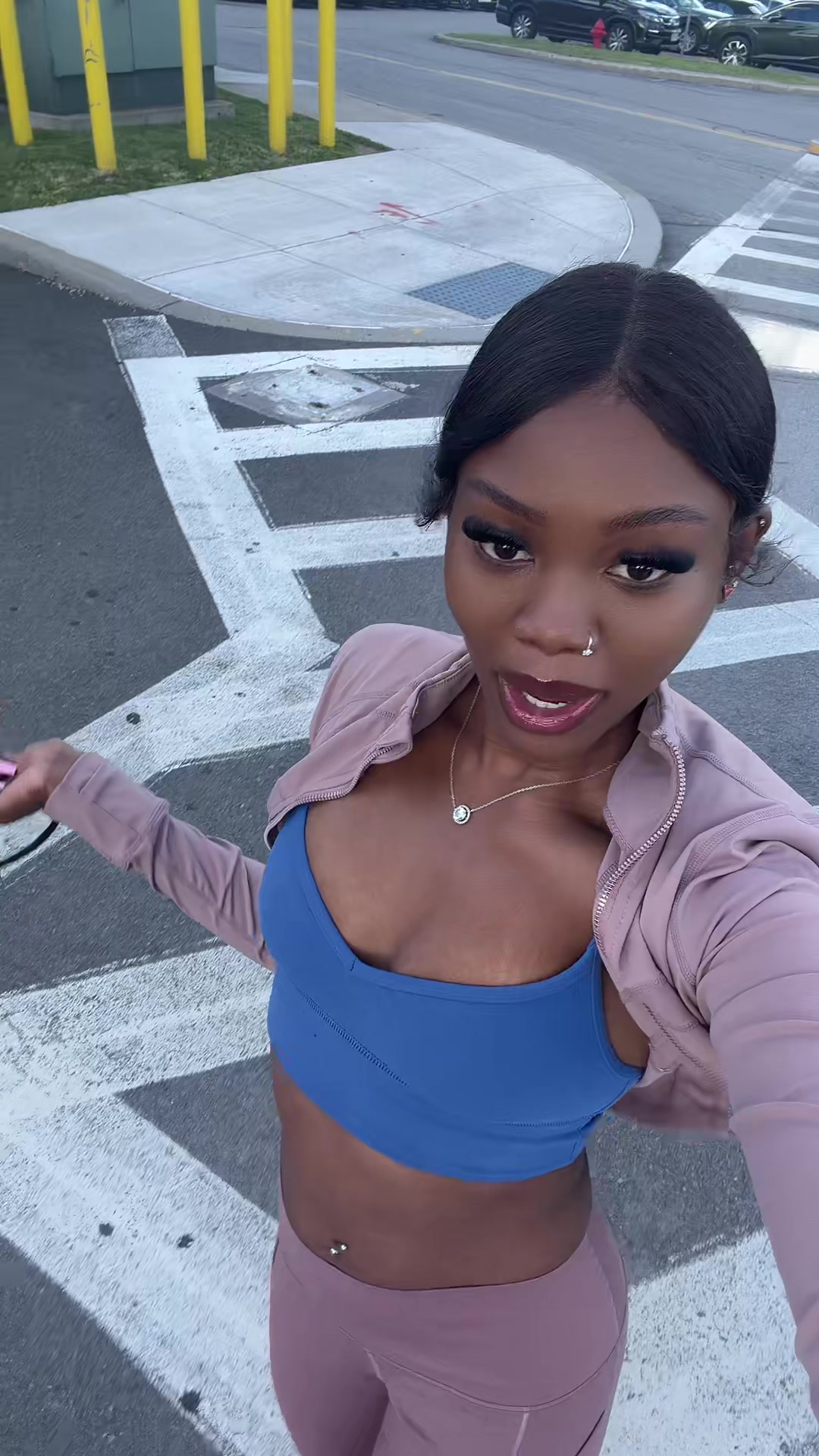@AlterZoey