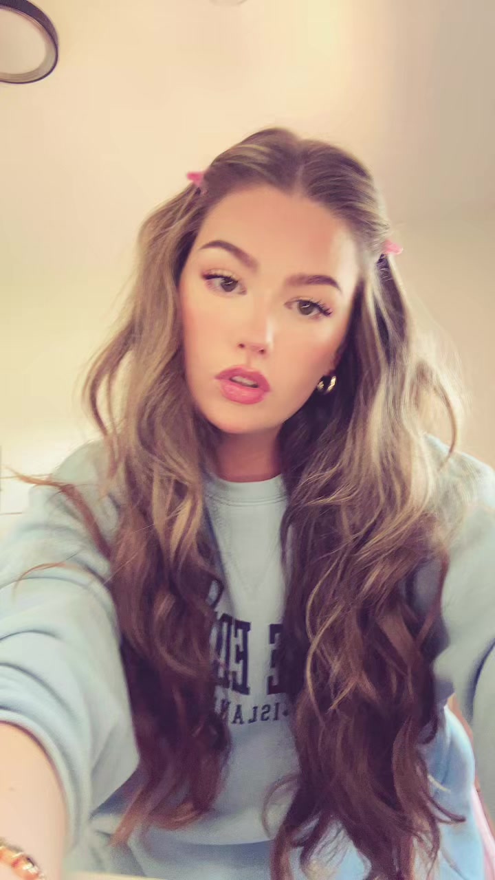 @ashleyardor