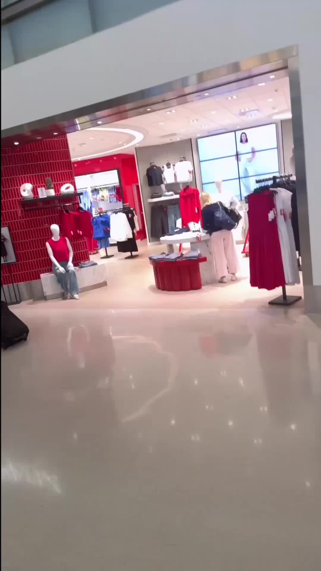 @mikoslaysfashion