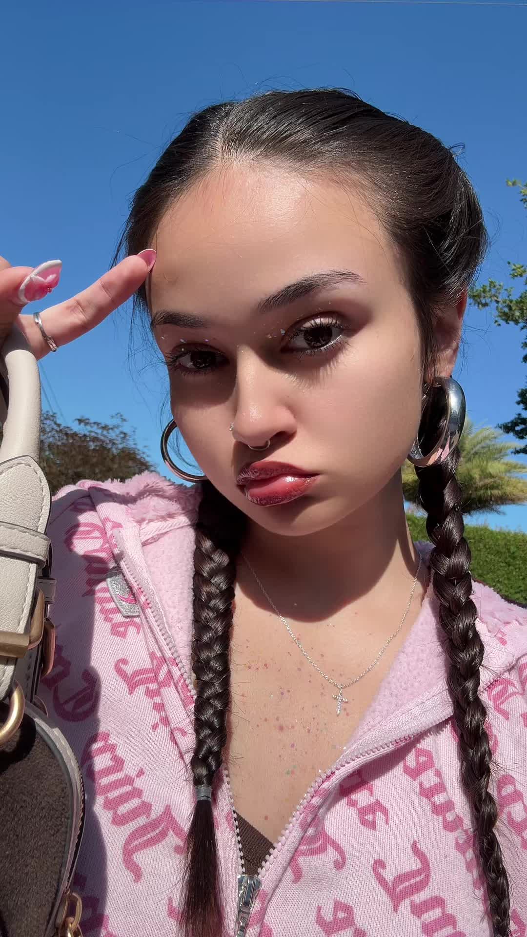 @Tiny🤍