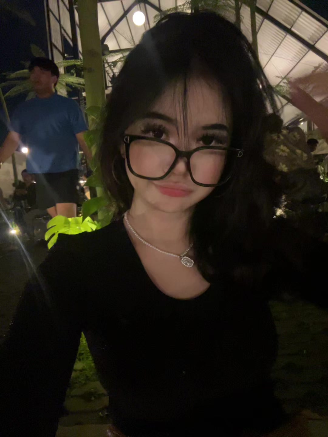 @salila gomez