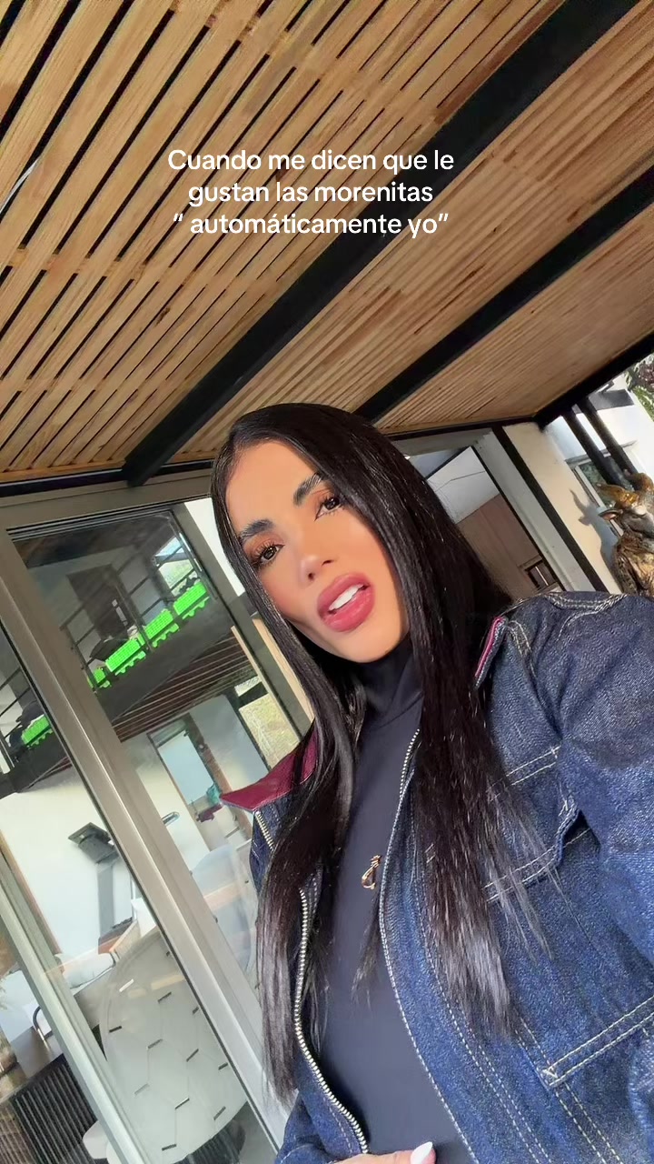 @Karina García