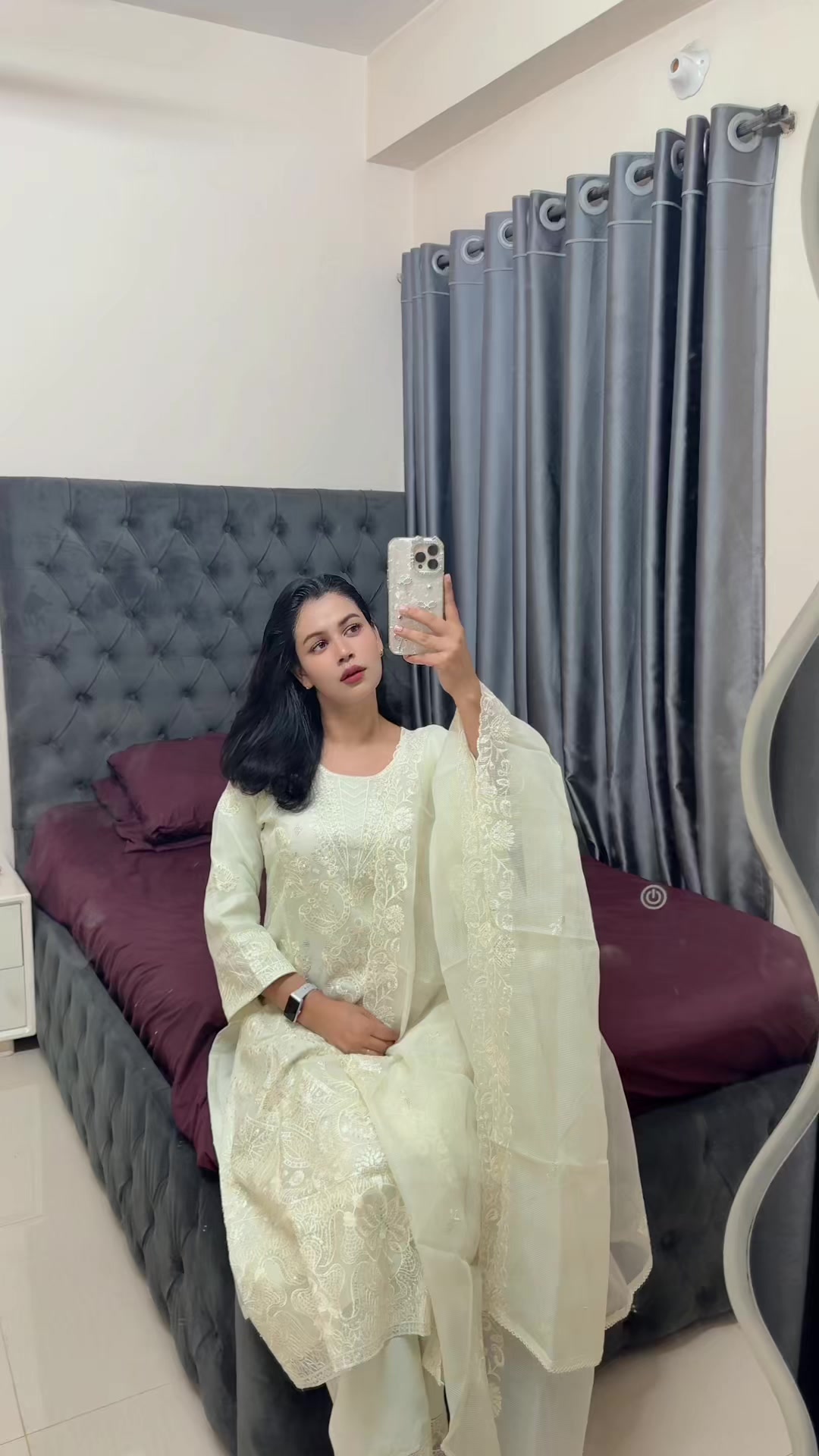 @tahi_smiling_girl