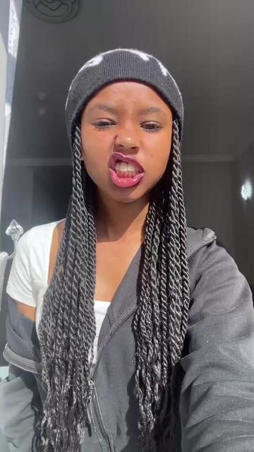 @yanu𖣂
