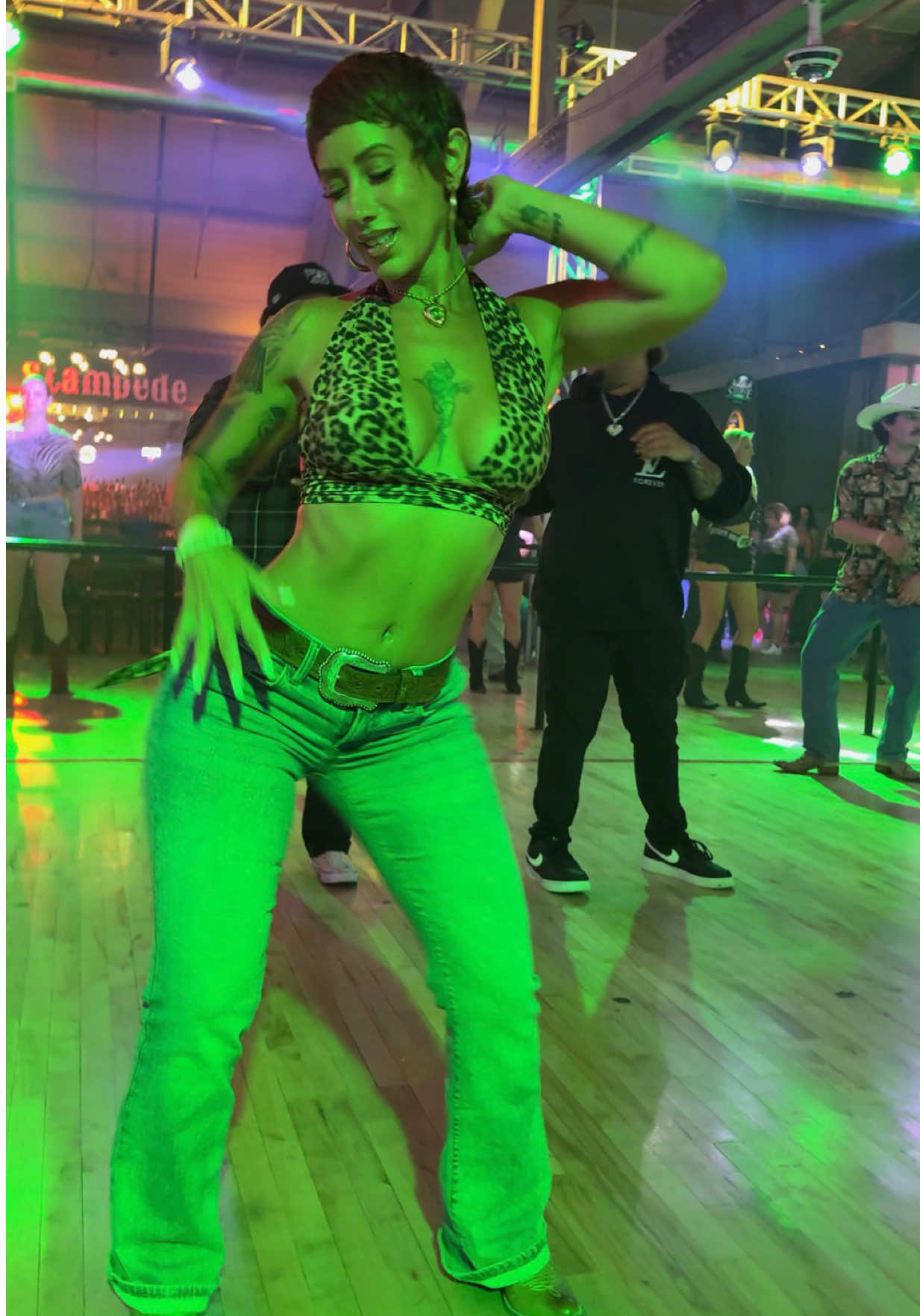 @AlexisthatFox