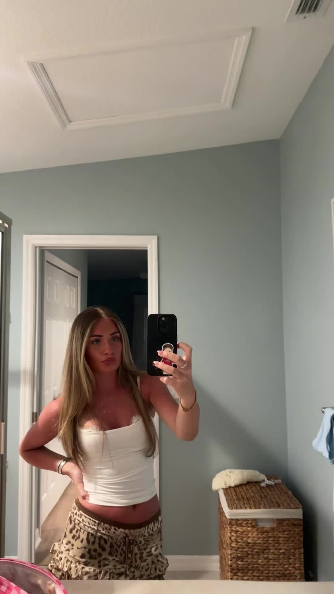 @SammyKobel