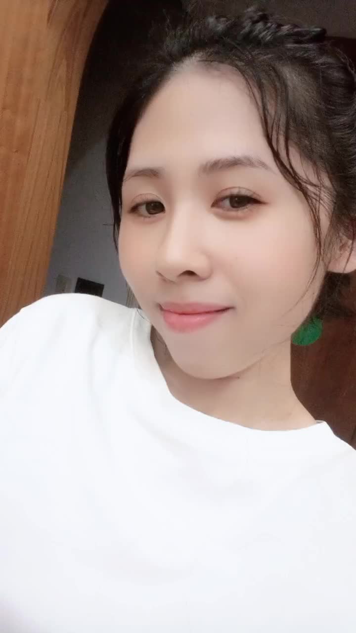 @ELLY
