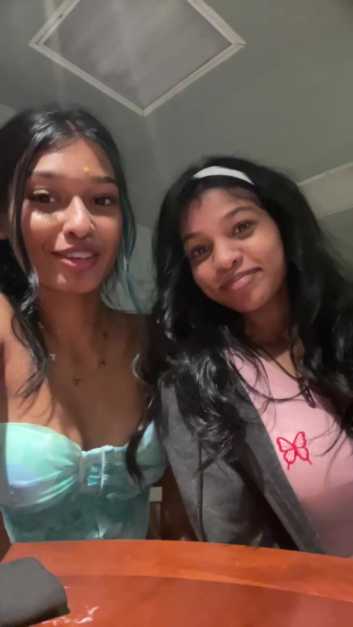 @Varshaꨄ.