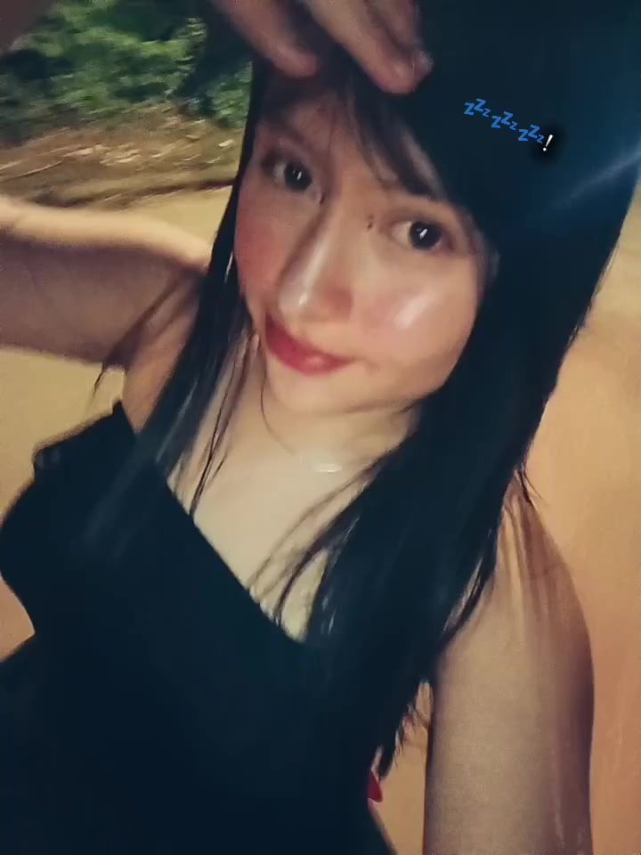@Valent&iexcl;nA
