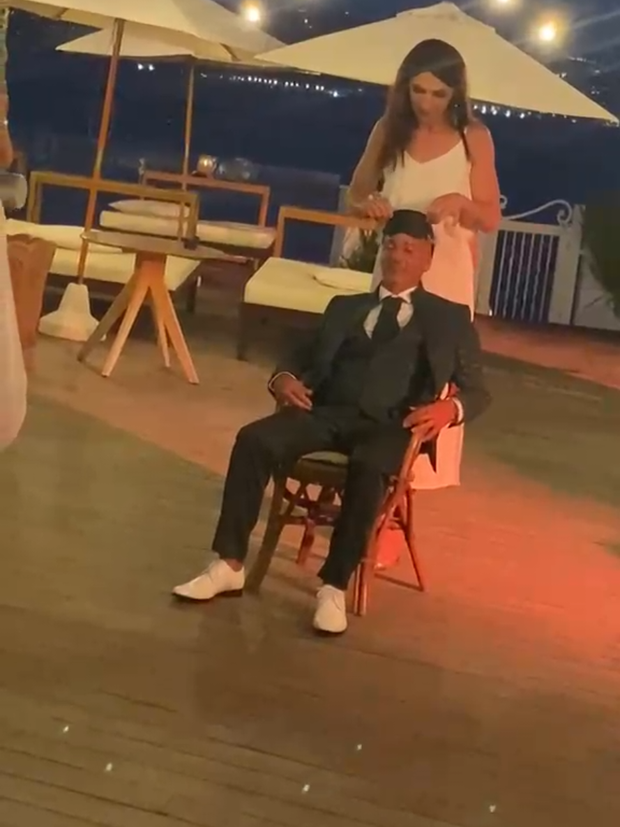 @Laura La Divina