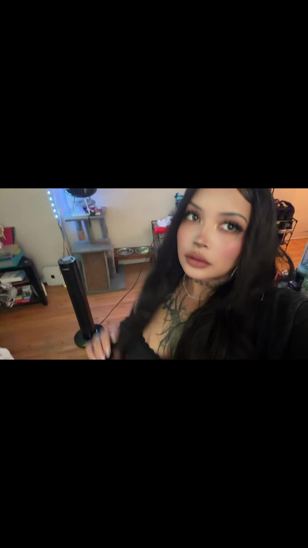 @sp00ky_vixenn_