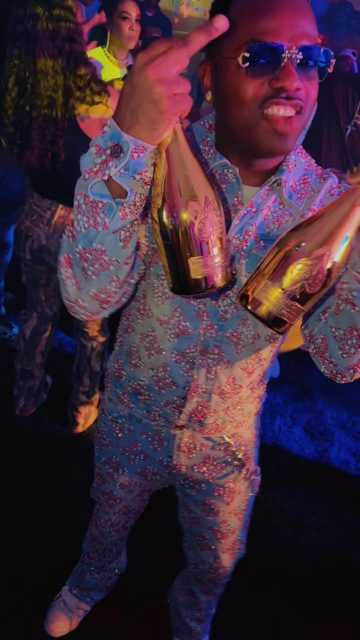@_DavidGoldbottles💴