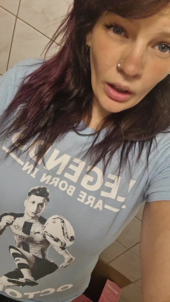 @🎀Verr&uuml;cktesWeib🎀