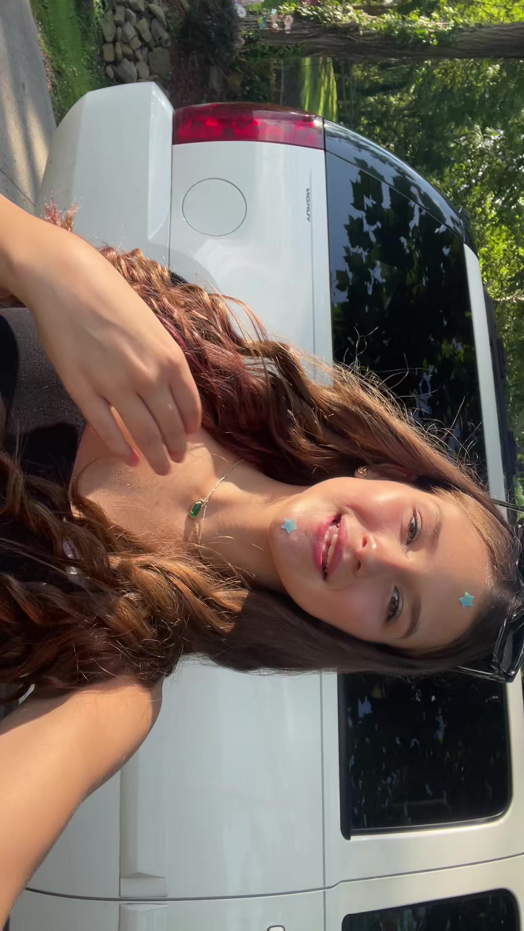 @Bella