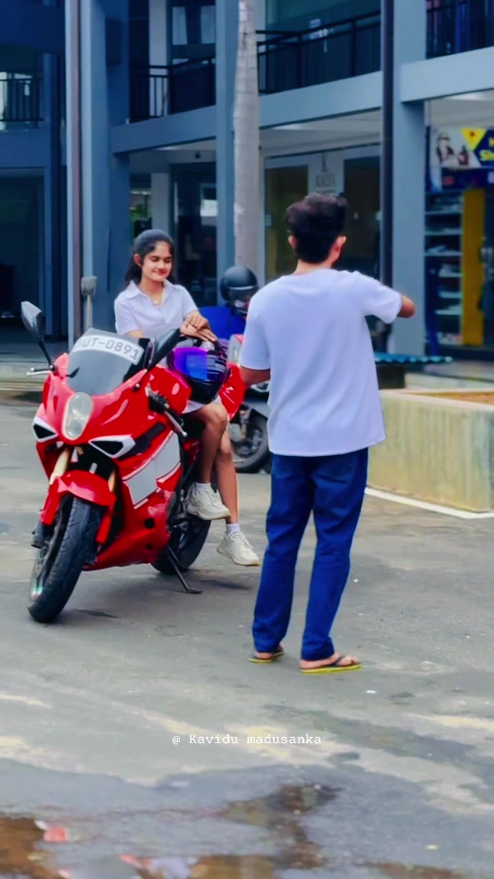 @කවි යා🙂