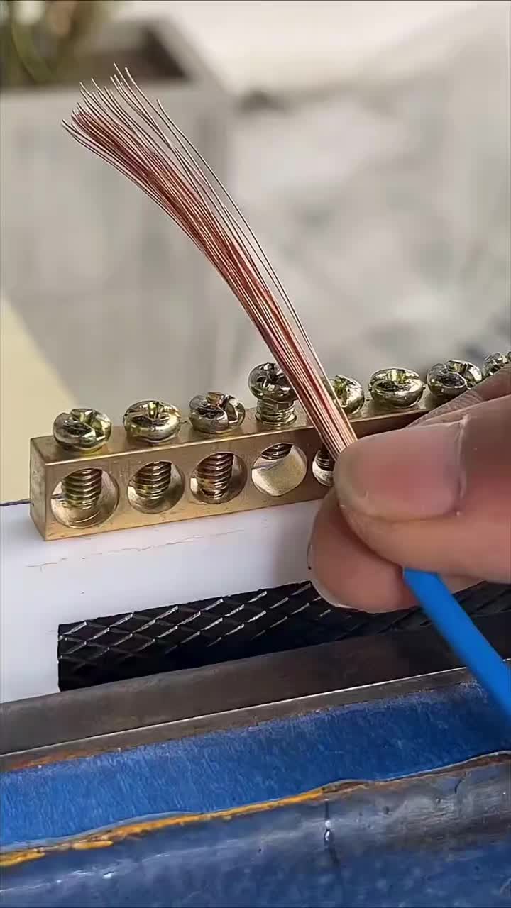 @Electric56 💡⚡