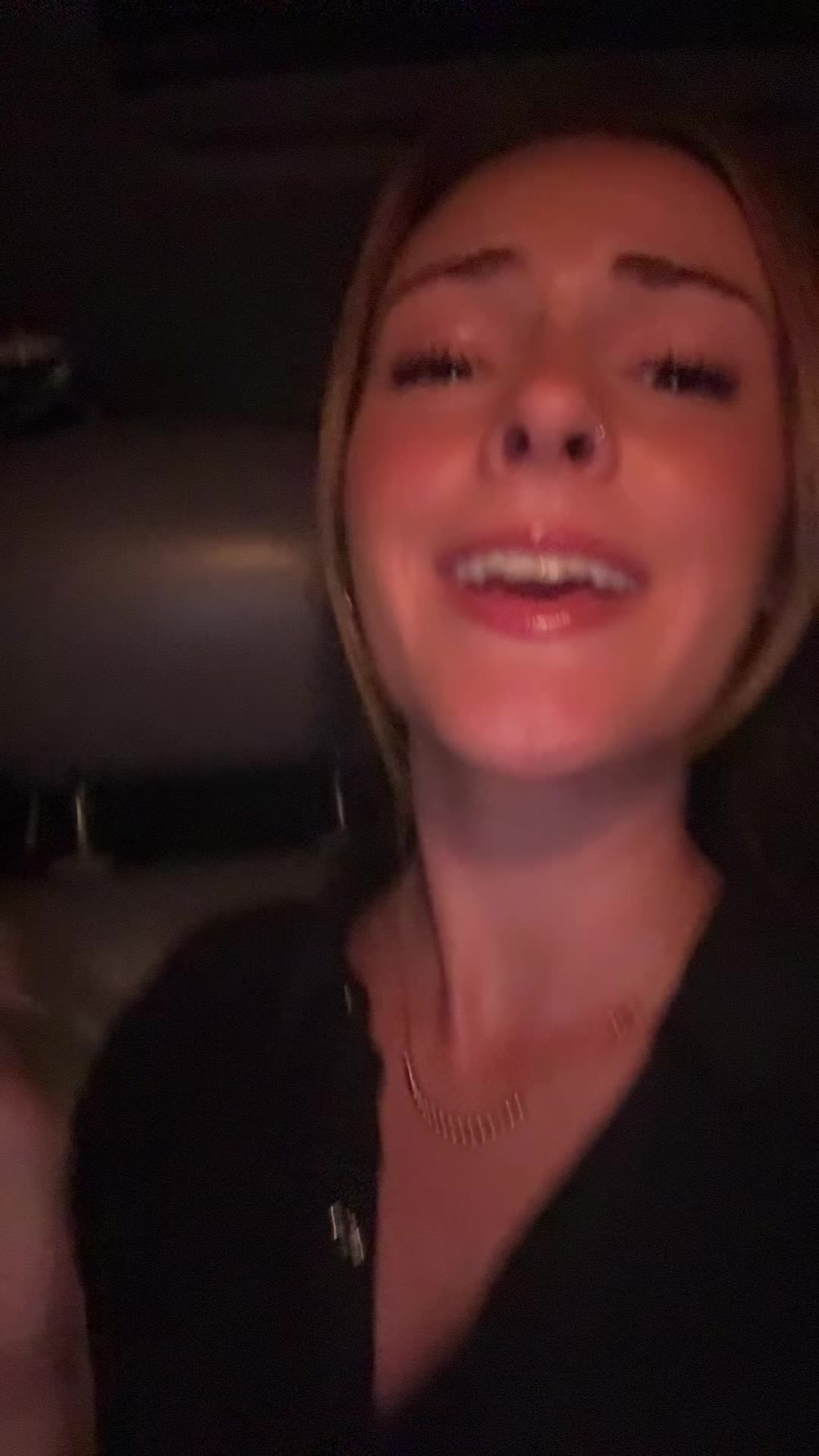 @🧍🏼♀️