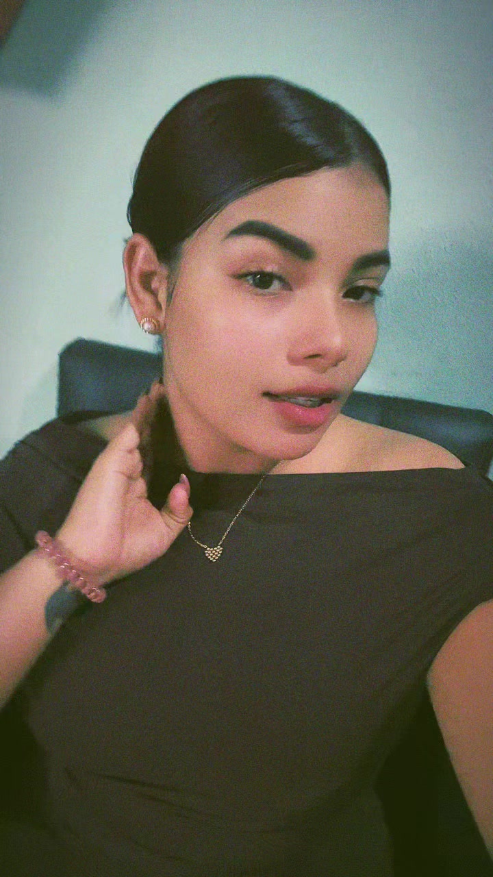 @Stacy Mendoza / Manicurista