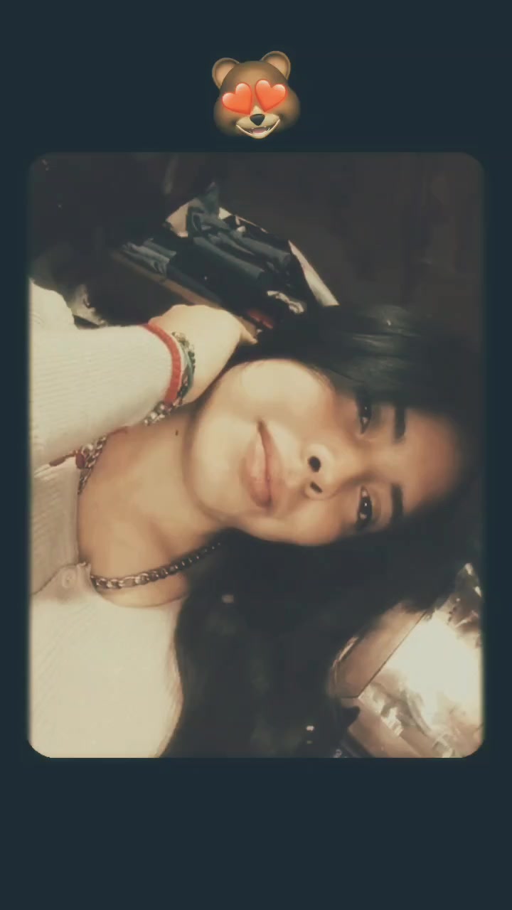 @Emely_Ofi