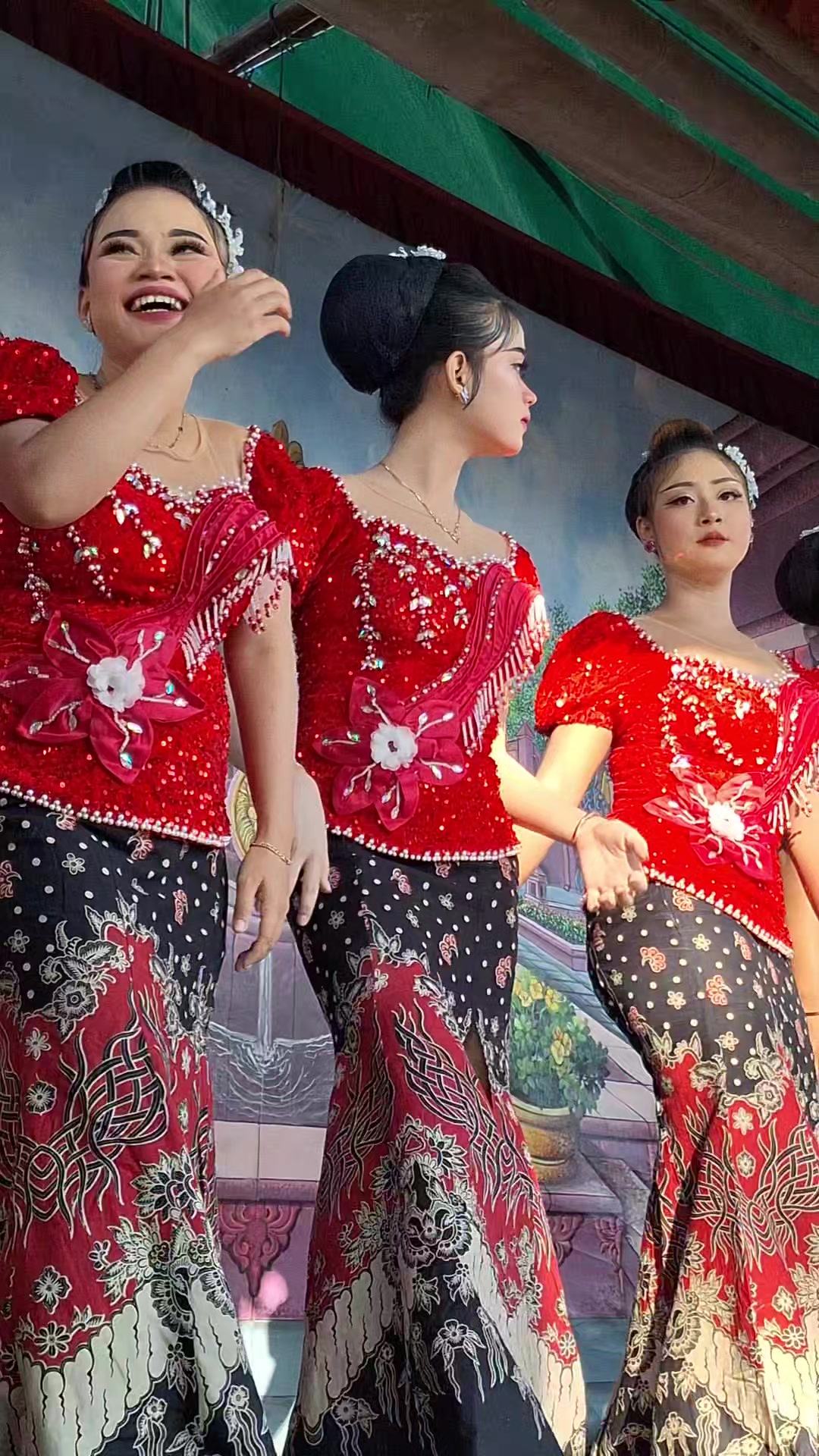 @SisiIndahSeni