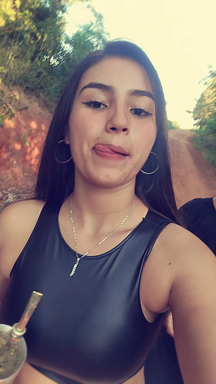 @Lali González🦋👽💫🚼
