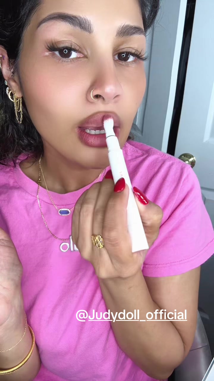 @MakeupLaveena
