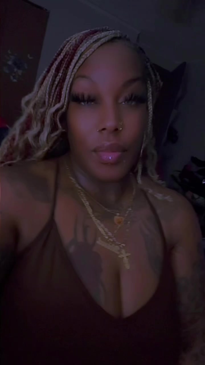 @BlondeBlessn