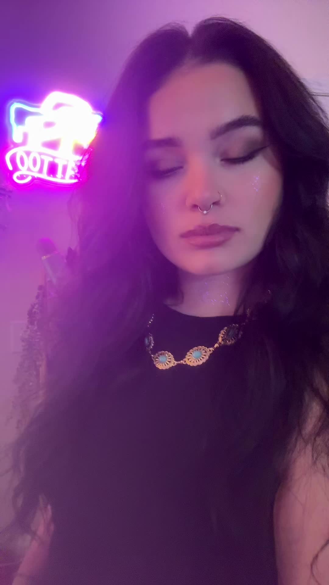 @mía