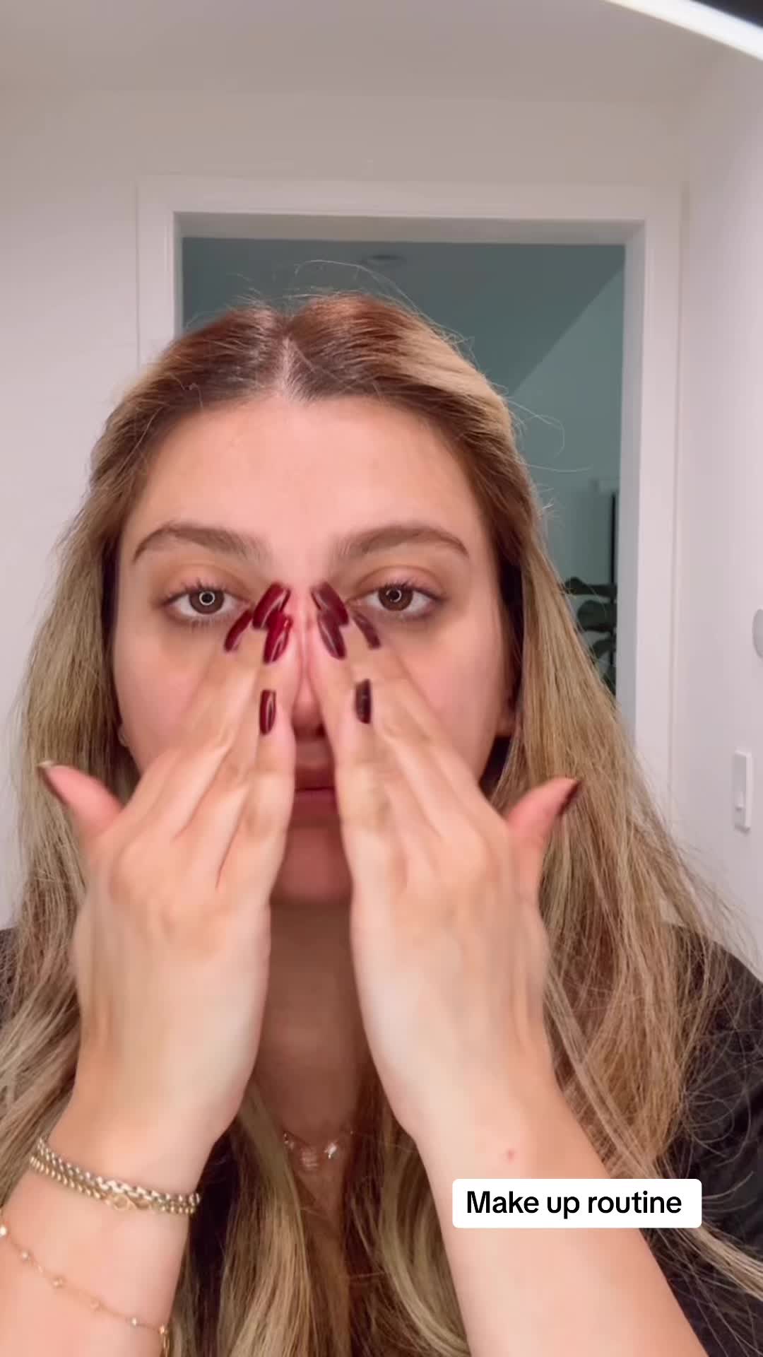 @Elinaa.brows