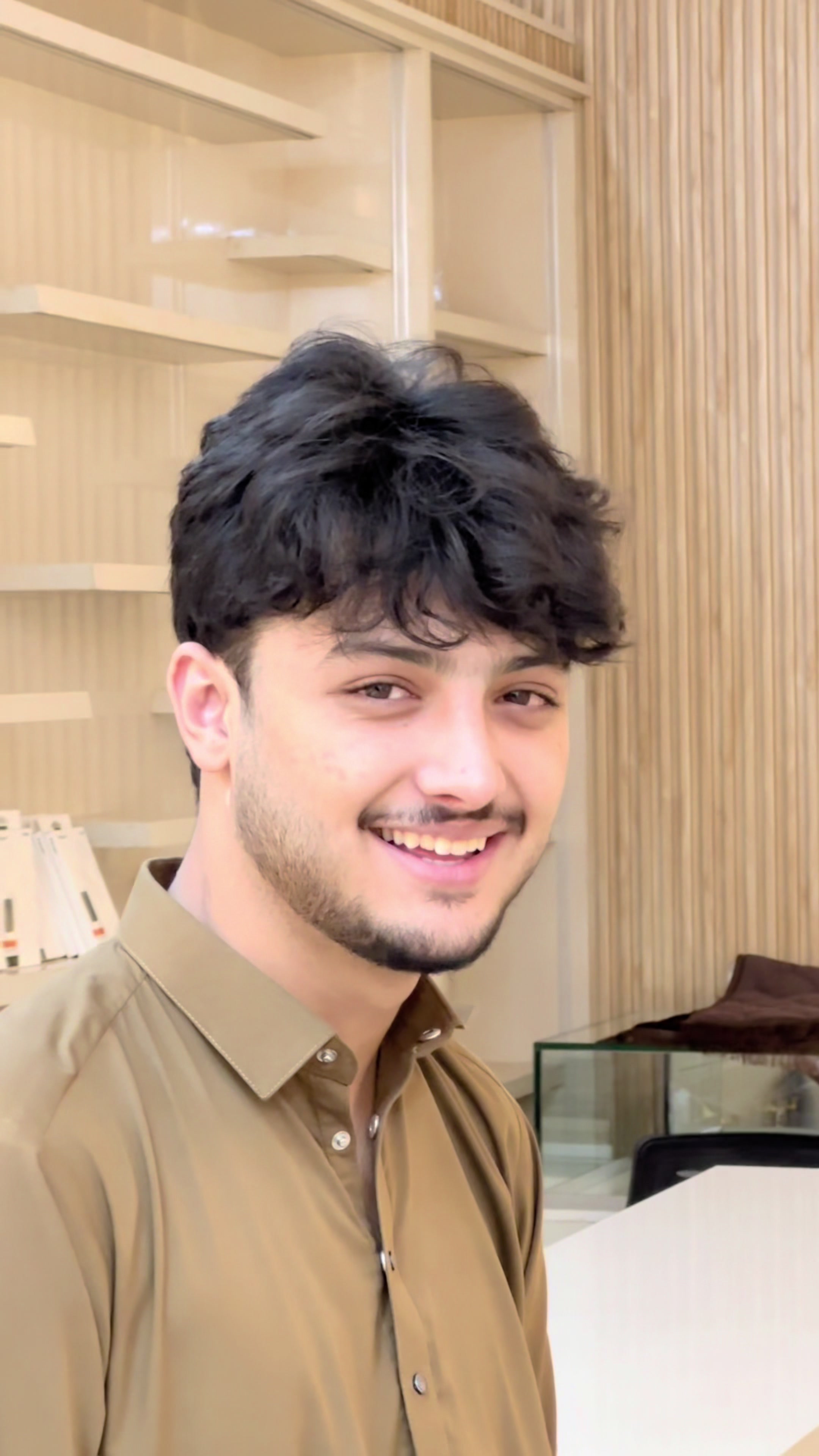 @Hussain_🫀