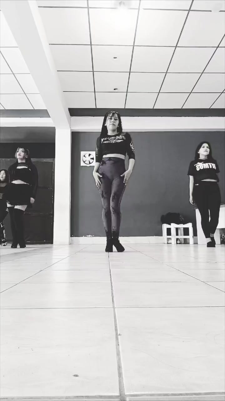 @AleMejiaDance