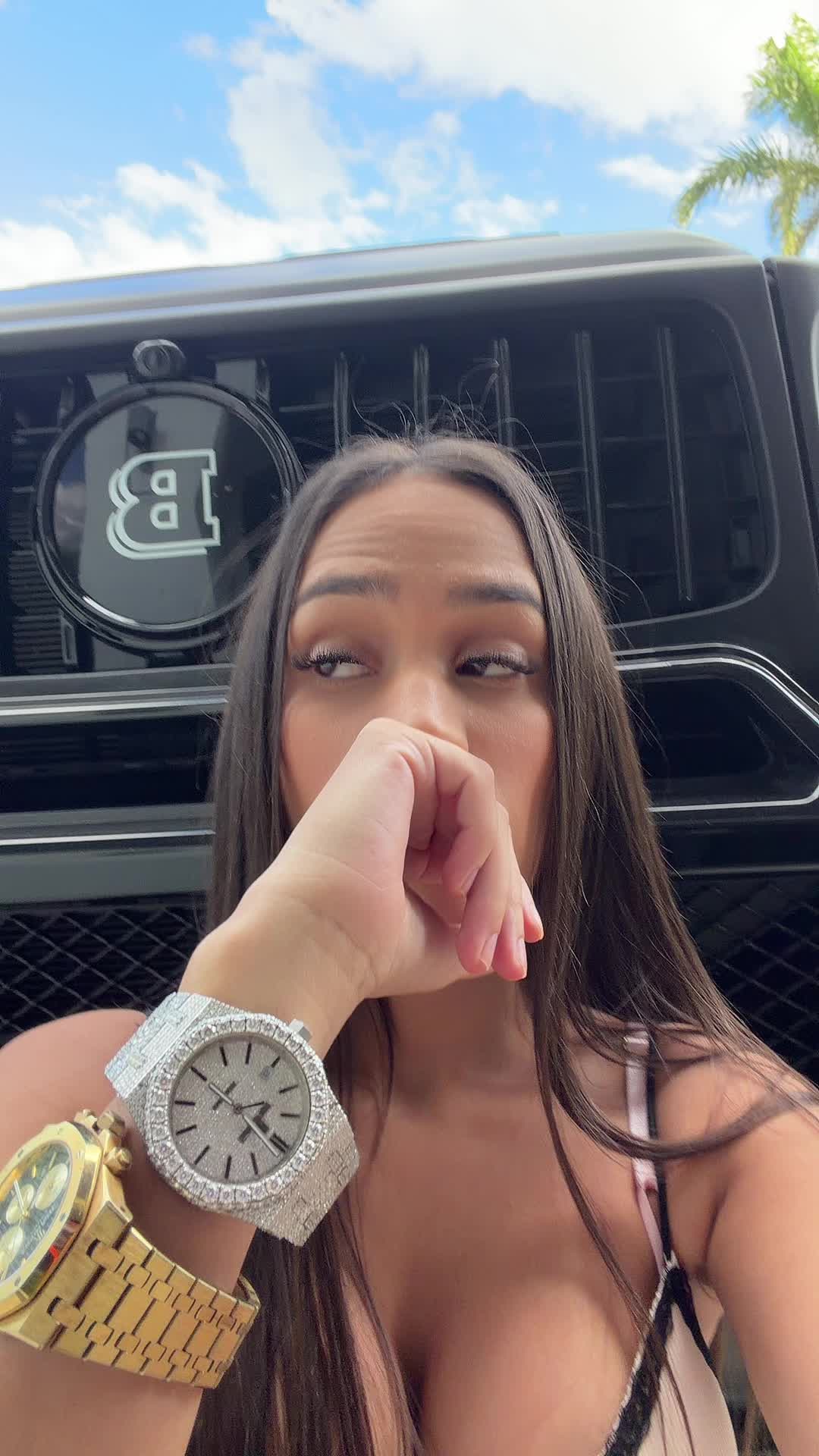 @camilacruz