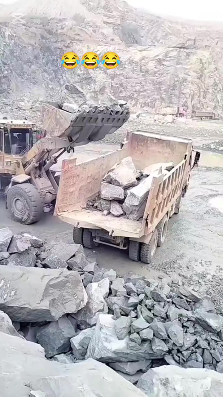 @👑 𝐑𝐀𝐇𝐈𝐌 𝐀𝐅𝐑𝐈𝐃𝐈 👑