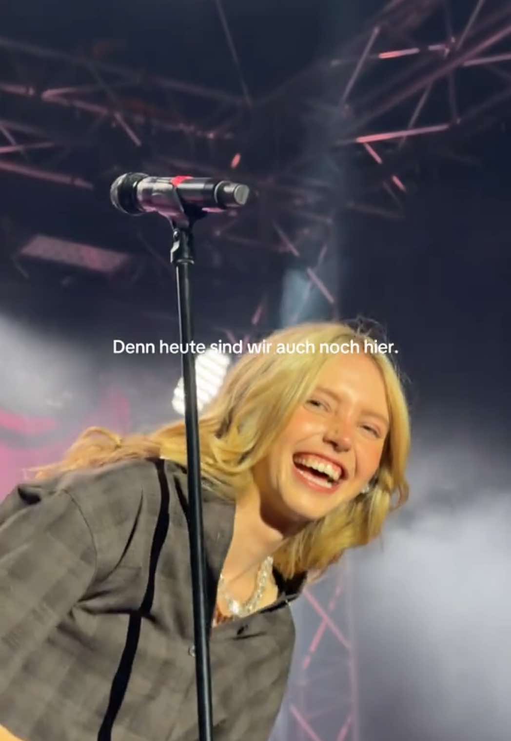 @Lina L. Strahl; xstrahlerlovex