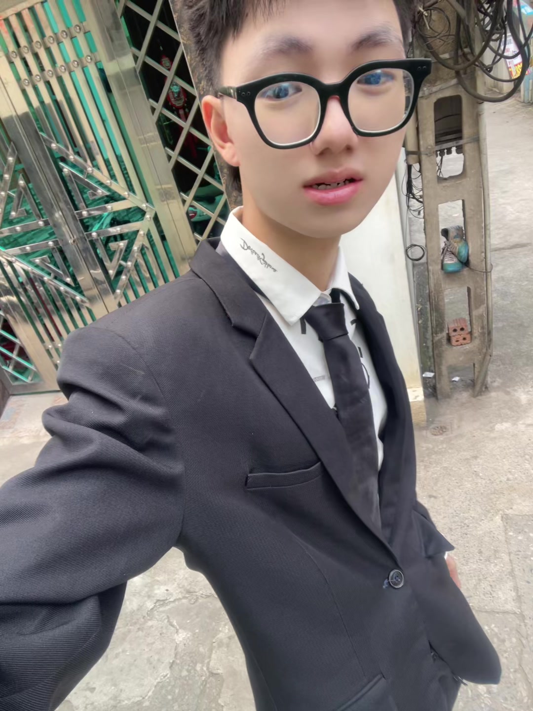 @ho&agrave;ng tử đơn c&ocirc;i