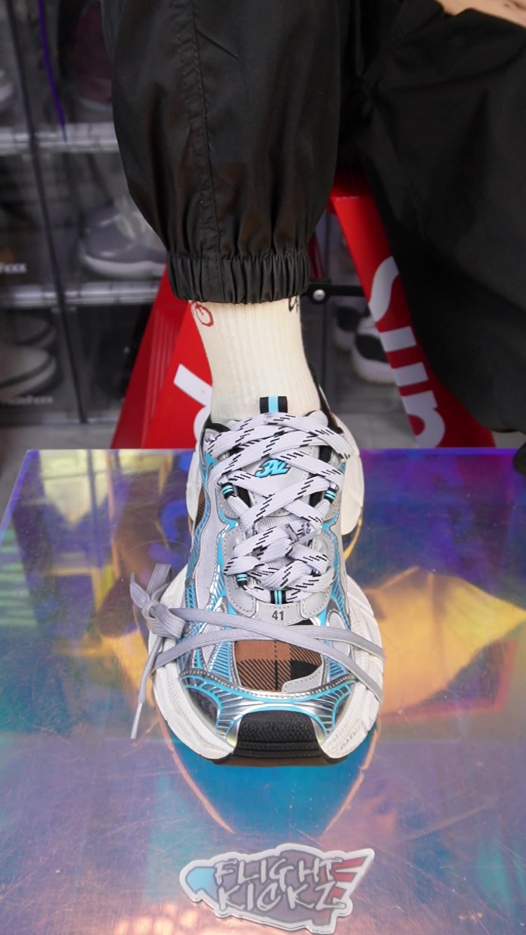 @Lacedsneaker