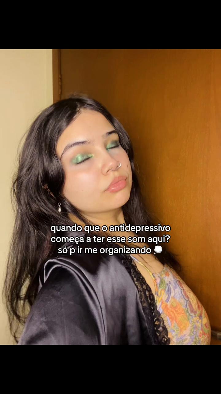 @vee ☥