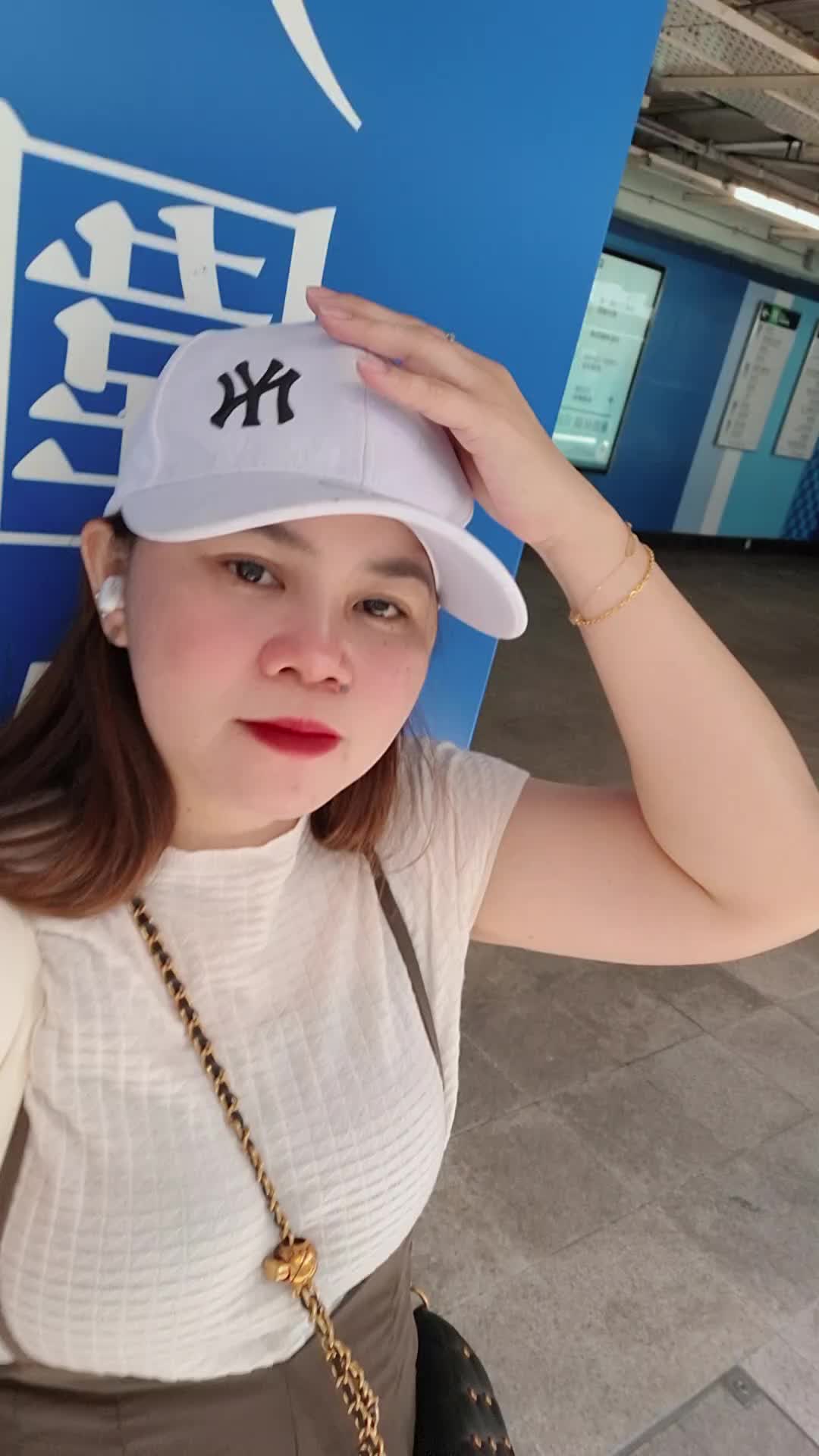@lheslyn04
