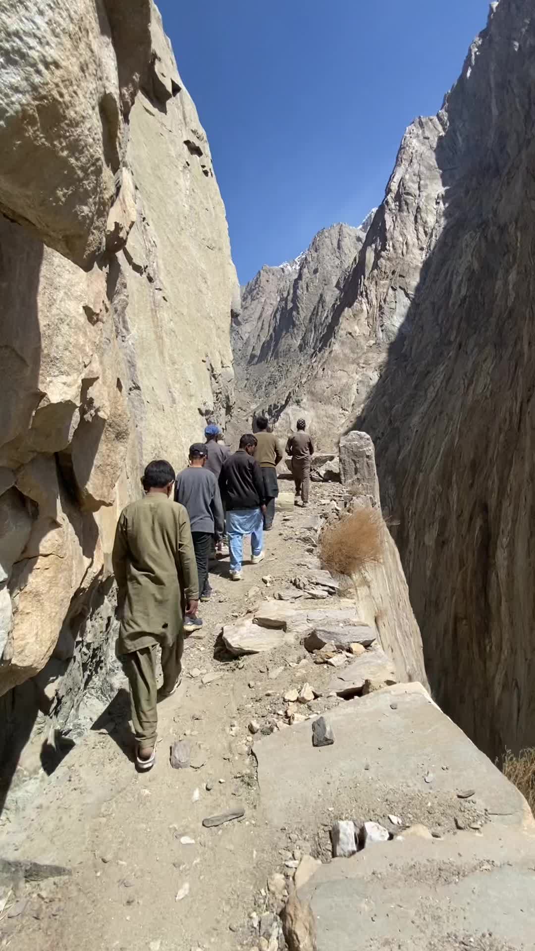 @𝙕𝙚𝙨𝙝𝙖𝙣 𝙂𝙖𝙡𝙡𝙚𝙧𝙮🏔️