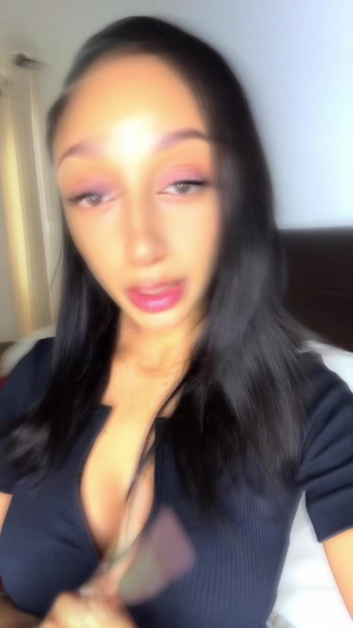 @Zeena-Zee🦋
