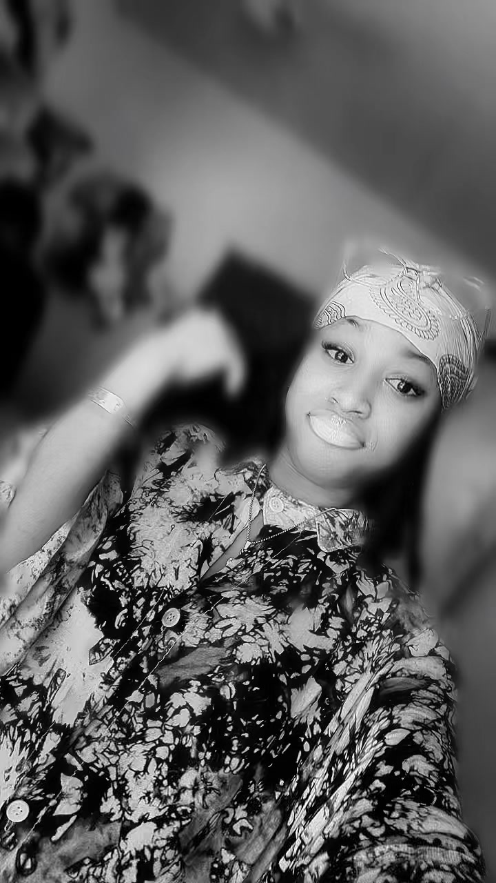 @F👸