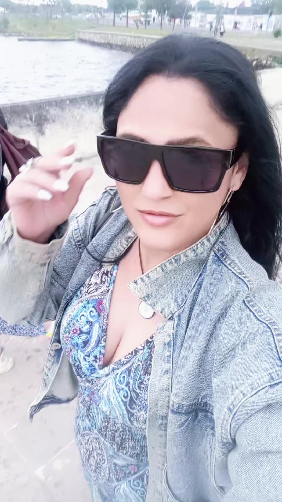 @Azra5656