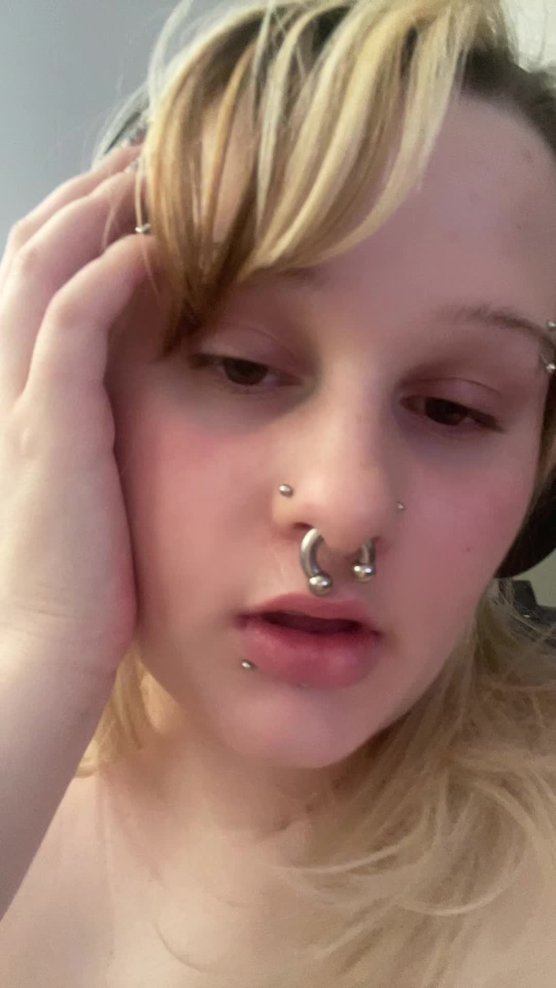 @(stella) not underboob
