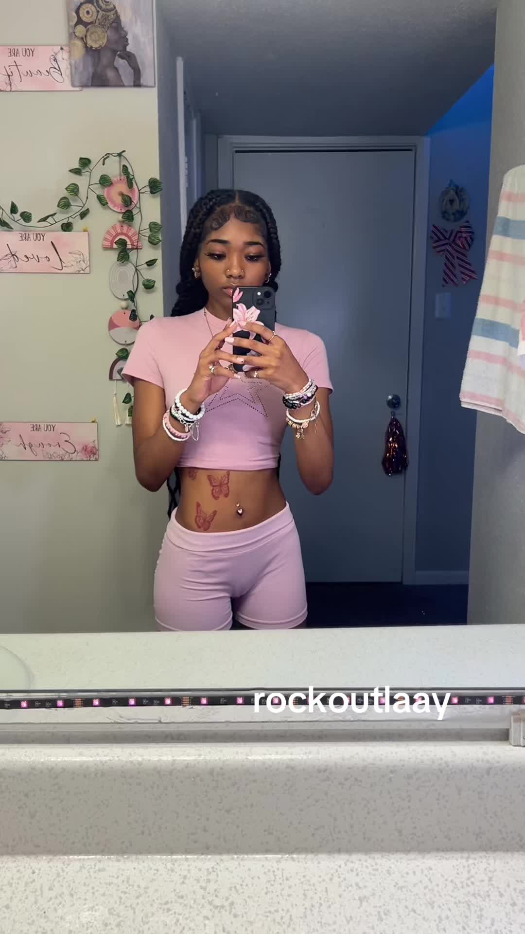 @rockoutlaay